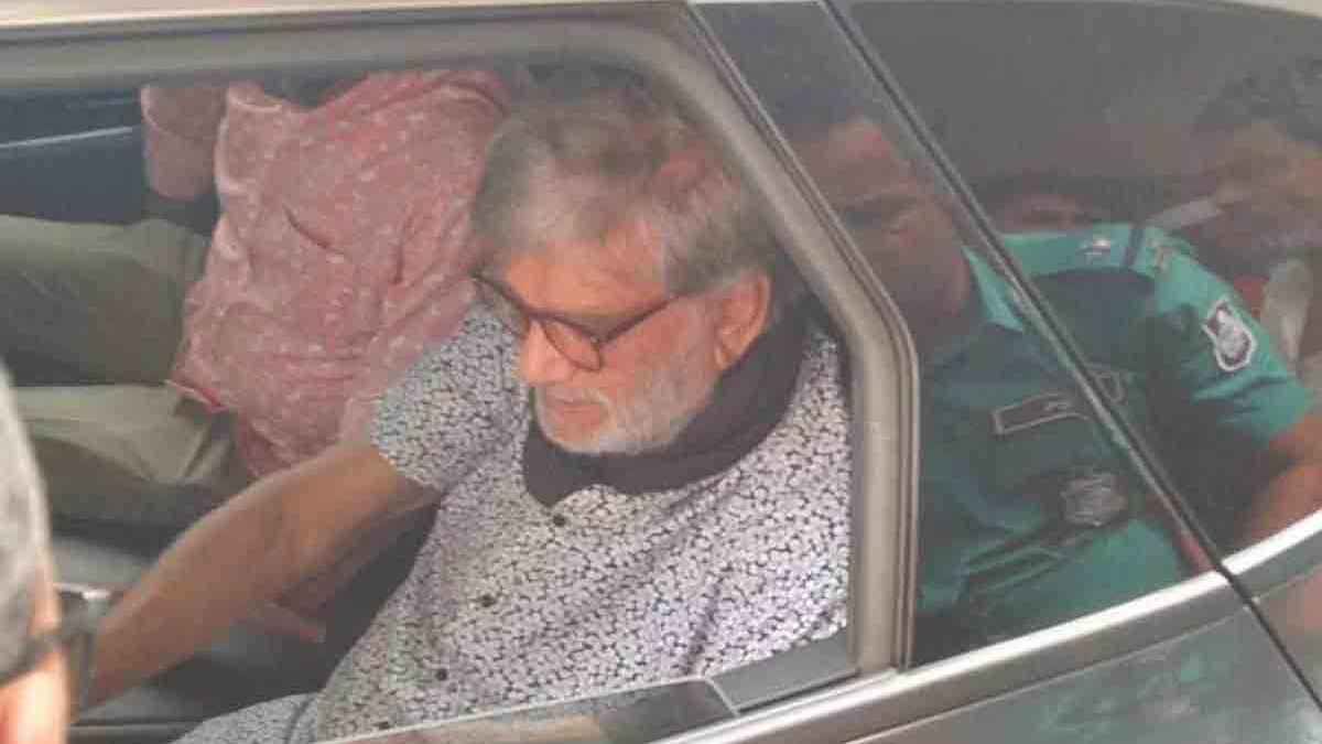 হাসপাতাল থেকে বাড়ি ফিরলেন সাবেক মন্ত্রী মান্নান